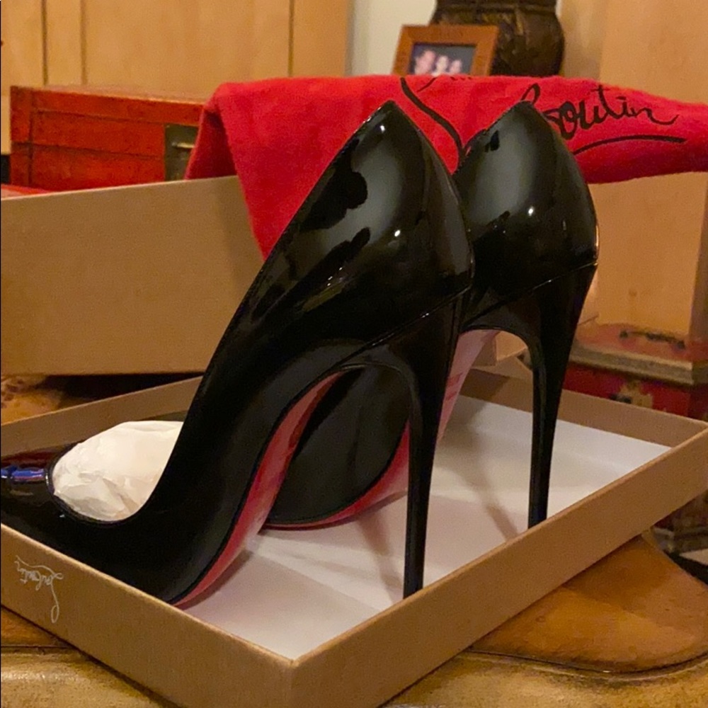 Woman’s shoes - Picture 4 of 7